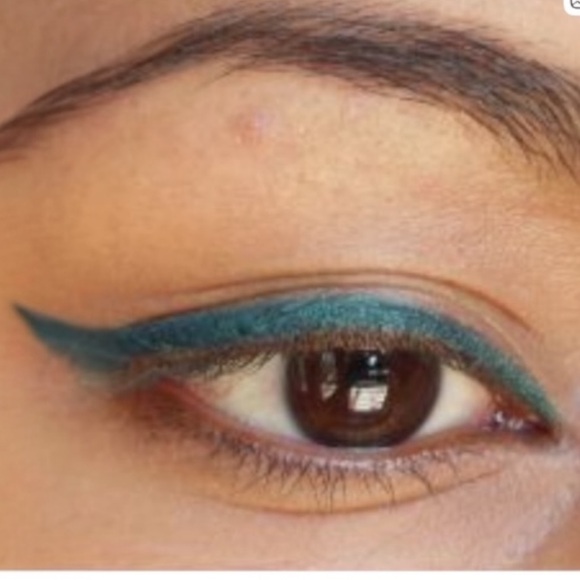 Mally Beauty Evercolor Gel Waterproof Eyeliner in Jade - Picture 2 of 5